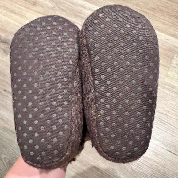 Brown baby booties, size 3 - Picture 2 of 3